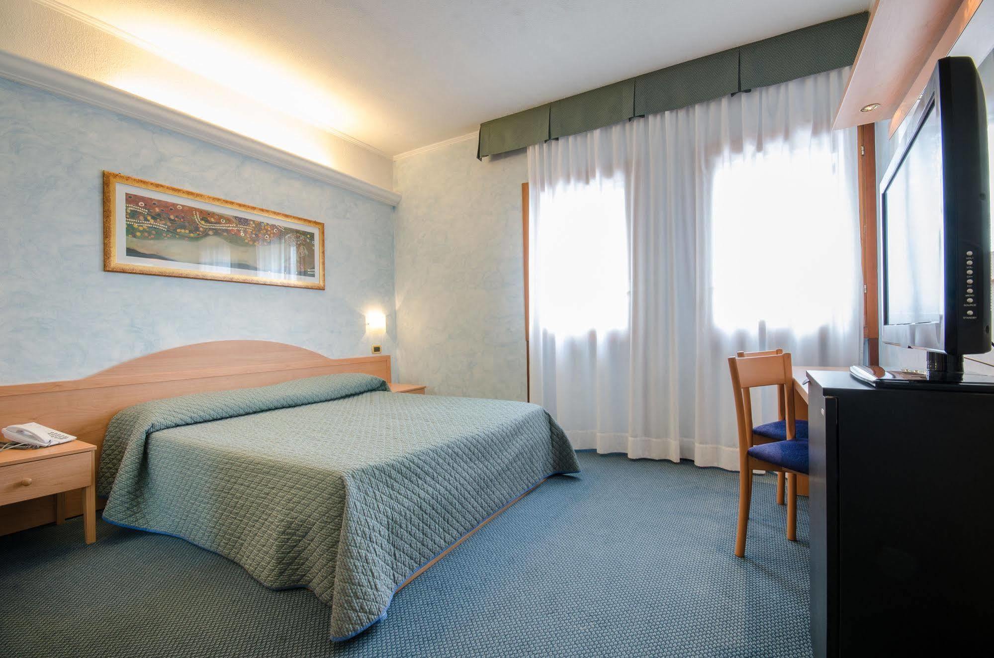 Club Primula Hotel 4*